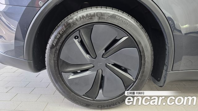 Tesla Model Y RWD — пробег 31 261 км — фото 5 из 5