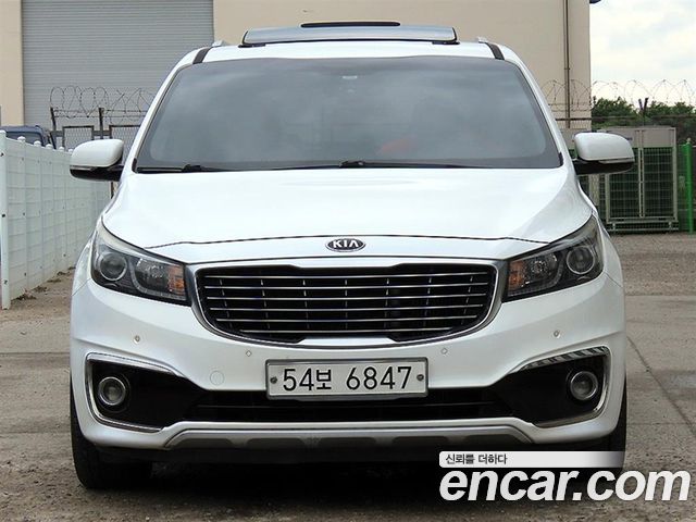 Kia Carnival 9-seater Luxury — пробег 80 026 км — фото 2 из 5