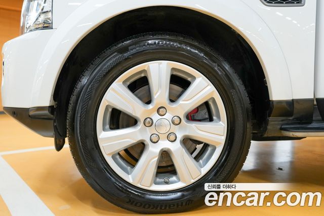 Land Rover Discovery 3.0 SDV6 SE — пробег 143 000 км — фото 5 из 5
