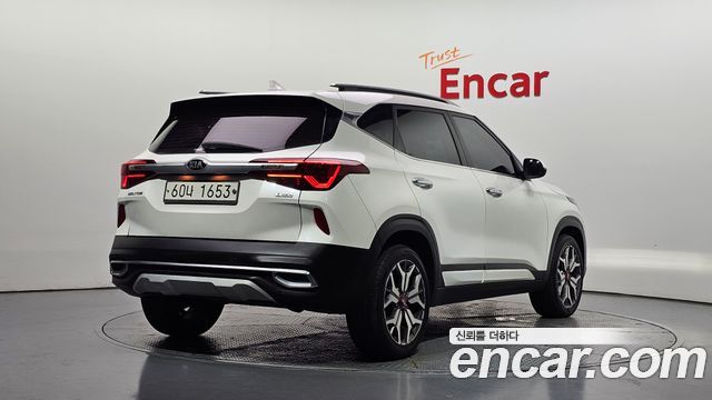 Kia Seltos из Кореи Encar