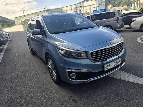 Kia Carnival 7-seater Limousine VIP — пробег 126 905 км — фото 3 из 5