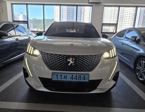 Peugeot 2008 EV GT — пробег 68 000 км — фото 1 из 5