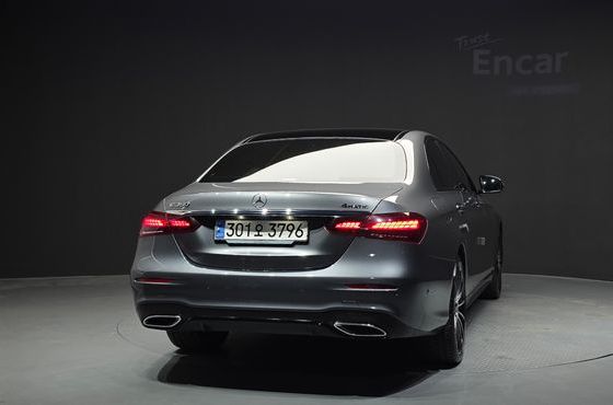 Mercedes-Benz E-Class E350 4MATIC AMG Line — пробег 94 515 км — фото 4 из 5