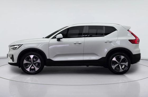 Volvo XC40 B4 Ultra Bright — пробег 5 740 км — фото 3 из 5