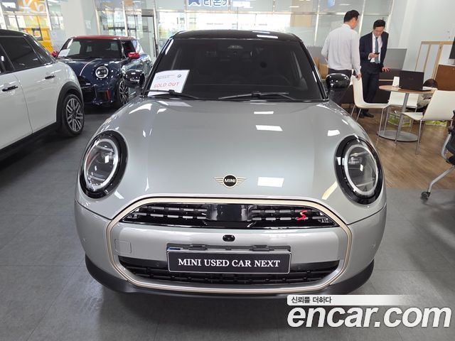 Mini Cooper 5 Door Favoured — пробег 5 263 км — фото 3 из 5