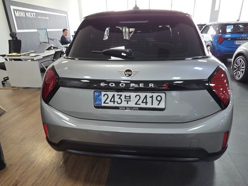 Mini Cooper 5 Door Favoured — пробег 5 263 км — фото 4 из 5