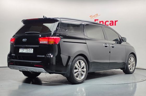 Kia Carnival 7-seater Limousine VIP — пробег 104 427 км — фото 2 из 5