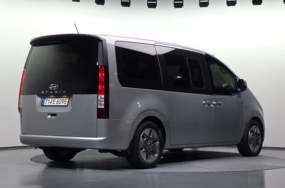 Hyundai Staria Tourer 11-Seater Modern — пробег 25 734 км — фото 2 из 5