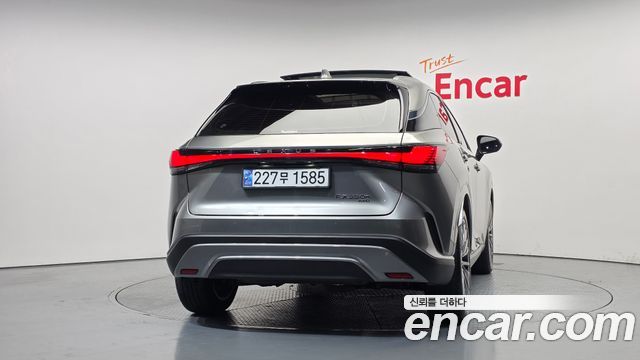Lexus RX Luxury — пробег 39 111 км — фото 4 из 5