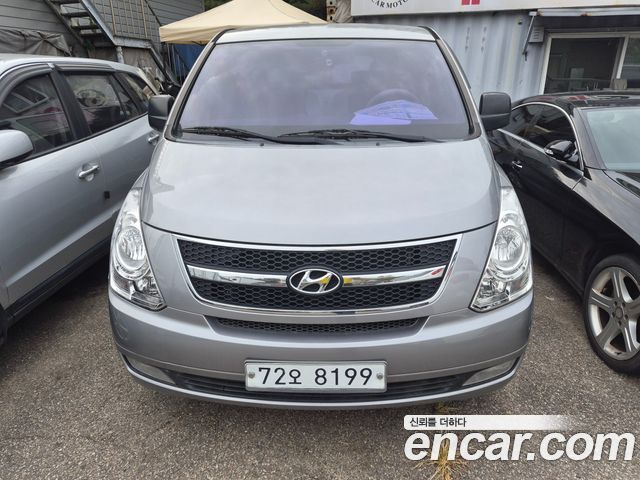 Hyundai Starex 12-Seater Wagon CVX Luxury — пробег 135 000 км — фото 2 из 5