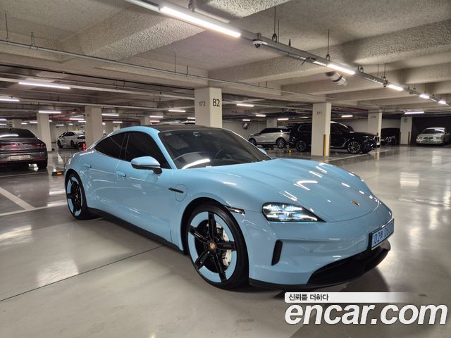 Porsche Taycan Base — пробег 8 500 км — фото 1 из 5