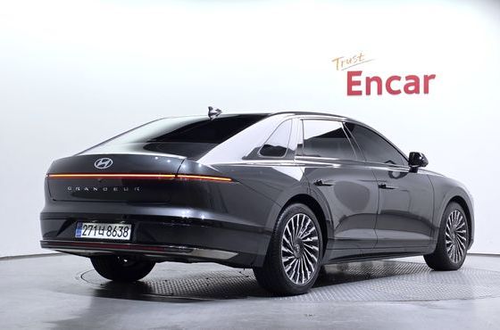 Hyundai Grandeur 2,5 Gasoline 2WD Calligraphy — пробег 15 318 км — фото 2 из 5