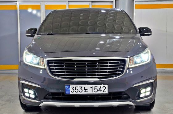 Kia Carnival 7-seater Limousine President — пробег 246 854 км — фото 2 из 5