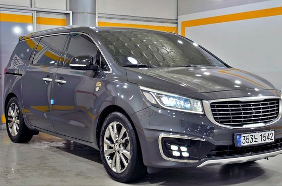 Kia Carnival 7-seater Limousine President — пробег 246 854 км — фото 3 из 5