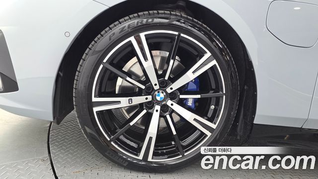 BMW 5-Series 530e M Sport — пробег 5 080 км — фото 5 из 5
