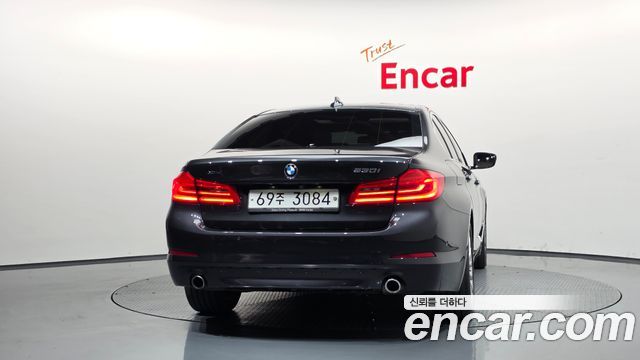 BMW 5-Series 530i xDrive Luxury Plus — пробег 104 967 км — фото 4 из 5