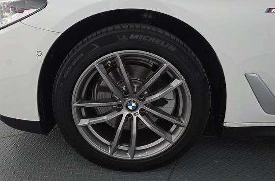BMW 5-Series 520d xDrive M Sport Package Plus — пробег 46 779 км — фото 5 из 5