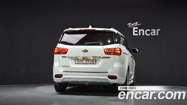Kia Carnival из Кореи Encar