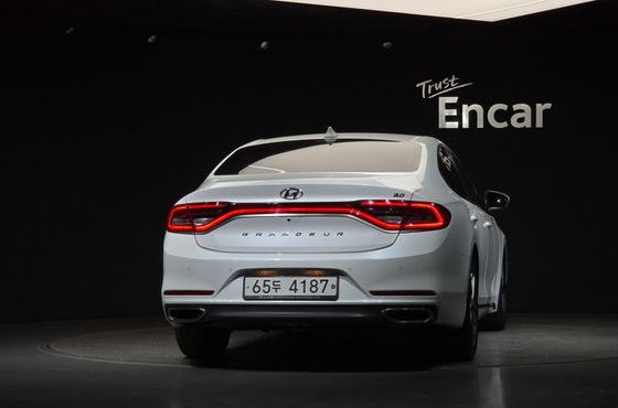 Hyundai Grandeur 2.4 Premium — пробег 184 729 км — фото 4 из 5