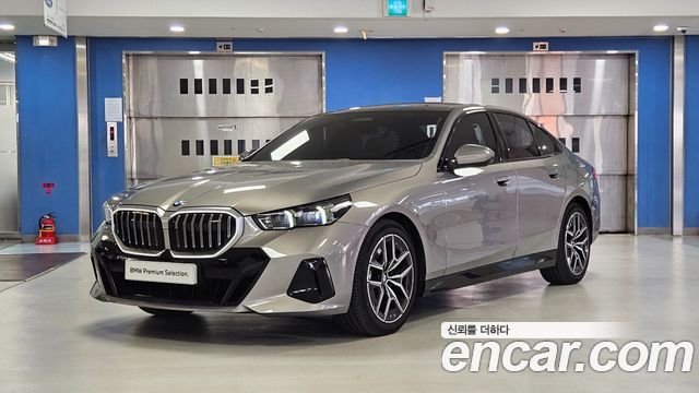 BMW 5-Series 520i M Sport — пробег 4 150 км — фото 1 из 5