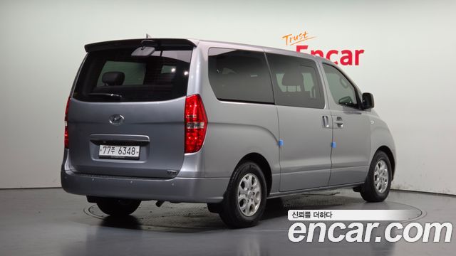 Hyundai Starex 11-Seater Wagon CVX Luxury — пробег 173 089 км — фото 2 из 5