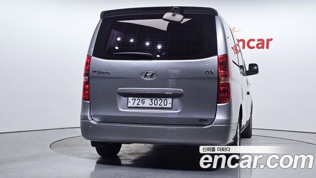 Hyundai Starex 12-Seater Wagon CVX Luxury — пробег 136 455 км — фото 4 из 5