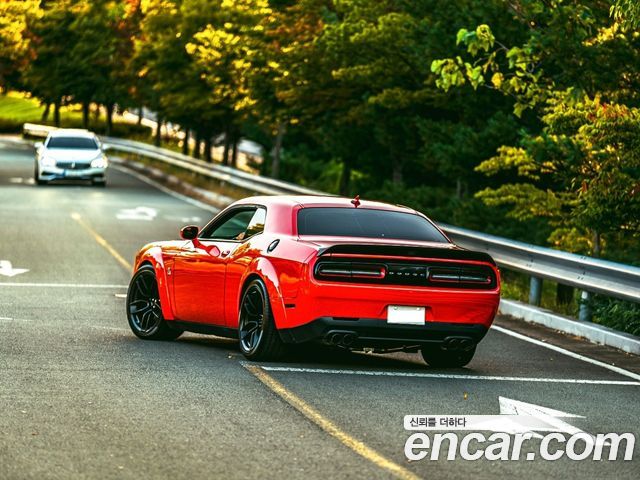 Dodge Challenger 6.4 — пробег 7 500 км — фото 2 из 5