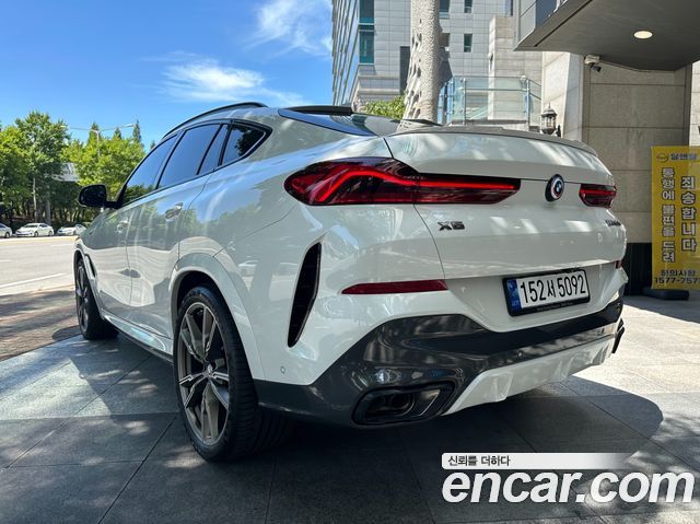 BMW X6 M50i — пробег 15 300 км — фото 2 из 5