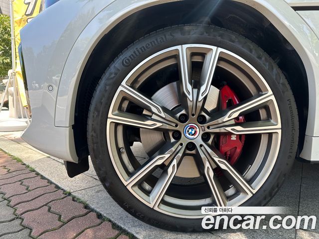 BMW X6 M50i — пробег 15 300 км — фото 5 из 5