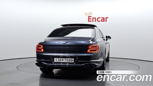 Bentley Flying Spur 4.0 — пробег 32 470 км — фото 4 из 5
