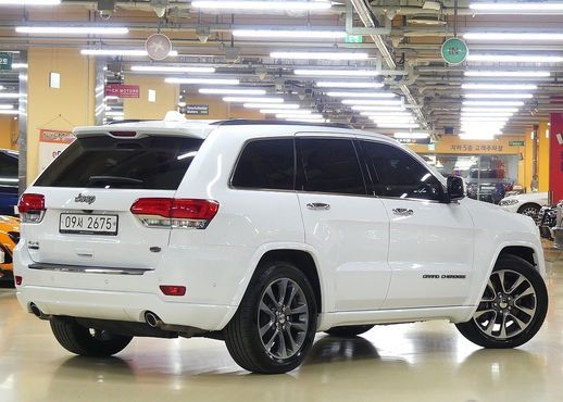 Jeep Cherokee 3.0 Diesel Overland WK2 — пробег 99 324 км — фото 3 из 5