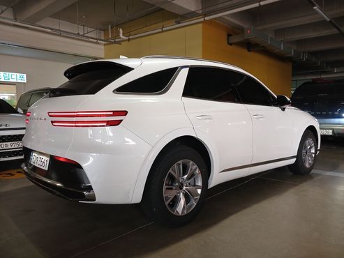 Genesis GV70 2.5T Gasoline 2WD — пробег 1 865 км — фото 5 из 5
