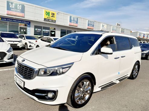 Kia Carnival 9-seater Prestige — пробег 180 000 км — фото 1 из 5