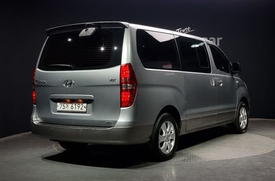 Hyundai Starex 4WD 11-Seater Wagon HVX VIP Package — пробег 142 831 км — фото 2 из 5