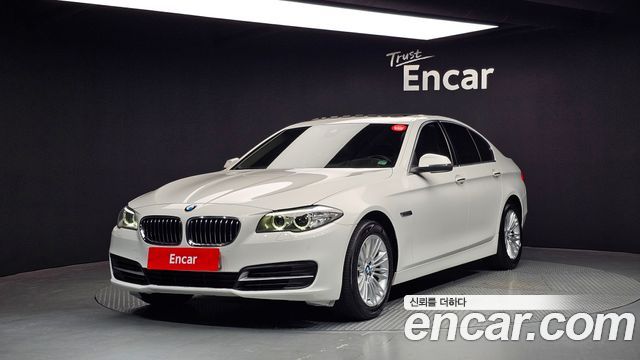 BMW 5-Series 520d xDrive — пробег 77 203 км — фото 1 из 5