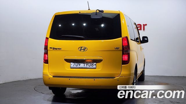 Hyundai Starex 12-Seater Wagon Smart — пробег 150 153 км — фото 4 из 5