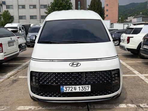 Hyundai Staria 4WD Lounge 9-Seater Limousine — пробег 1 666 км — фото 2 из 5