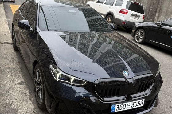 BMW 5-Series 520i M Sport — пробег 500 км — фото 2 из 5
