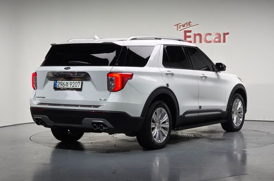 Ford Explorer 3.0 PHEV — пробег 74 428 км — фото 2 из 5