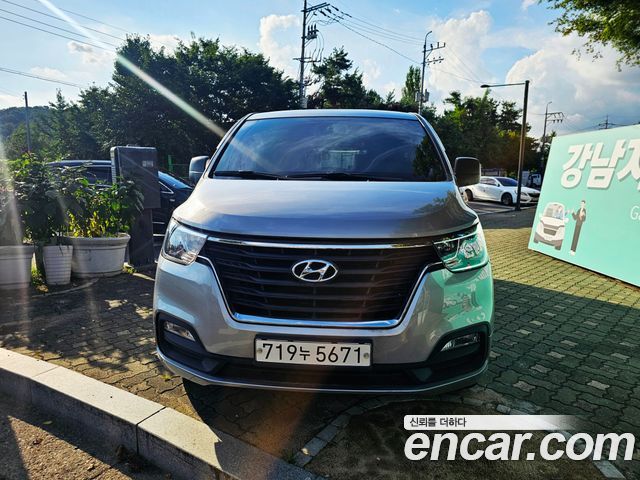 Hyundai Starex Wagon 11-Seater Smart — пробег 33 307 км — фото 1 из 5