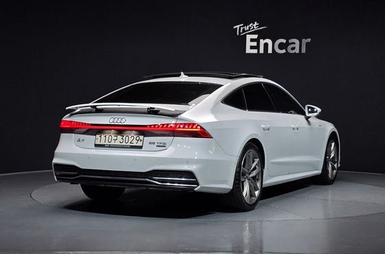 Audi A7 55 TFSI Quattro Premium — пробег 47 676 км — фото 2 из 5