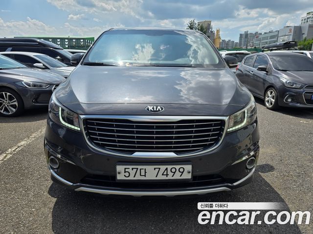Kia Carnival 9-seater Prestige — пробег 221 752 км — фото 3 из 5