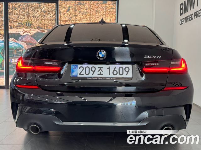 BMW 3-Series 320i M Sport — пробег 112 500 км — фото 4 из 5