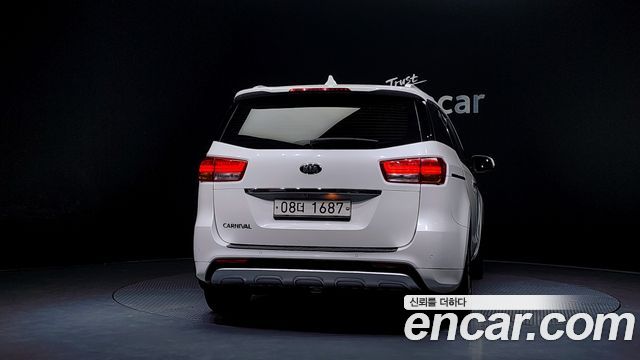 Kia Carnival 9-seater Noblesse — пробег 187 135 км — фото 4 из 5