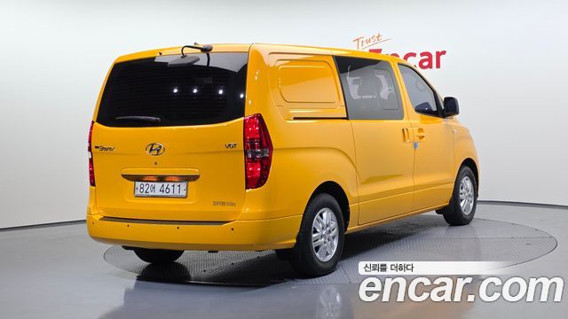 Hyundai Starex Van 5-Seater Smart — пробег 90 433 км — фото 2 из 5