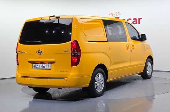 Hyundai Starex Van 5-Seater Smart — пробег 90 433 км — фото 2 из 5