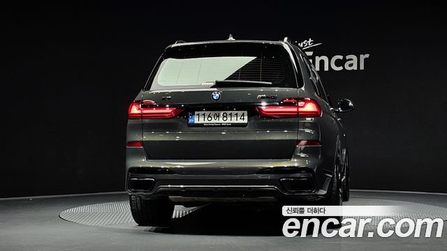 BMW X7 xDrive 40i M Sport Online Exclusive Edition 6 Seater — пробег 37 669 км — фото 4 из 5