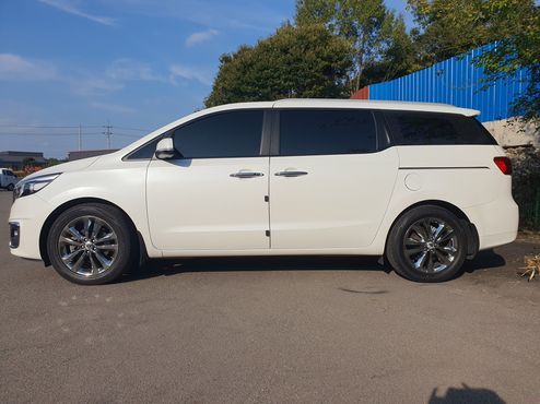 Kia Carnival 9-seater Noblesse — пробег 143 452 км — фото 3 из 5