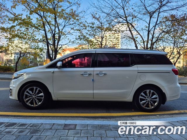 Kia Carnival 9-seater Noblesse — пробег 149 527 км — фото 3 из 5