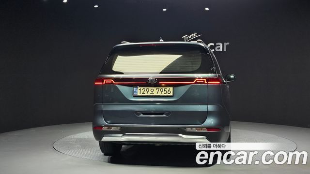 Kia Carnival 9-Seater Signature — пробег 83 020 км — фото 4 из 5